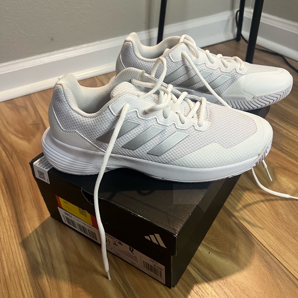 Adidas Women’s Gray and White tennis shoes NIB - Picture 2 of 4